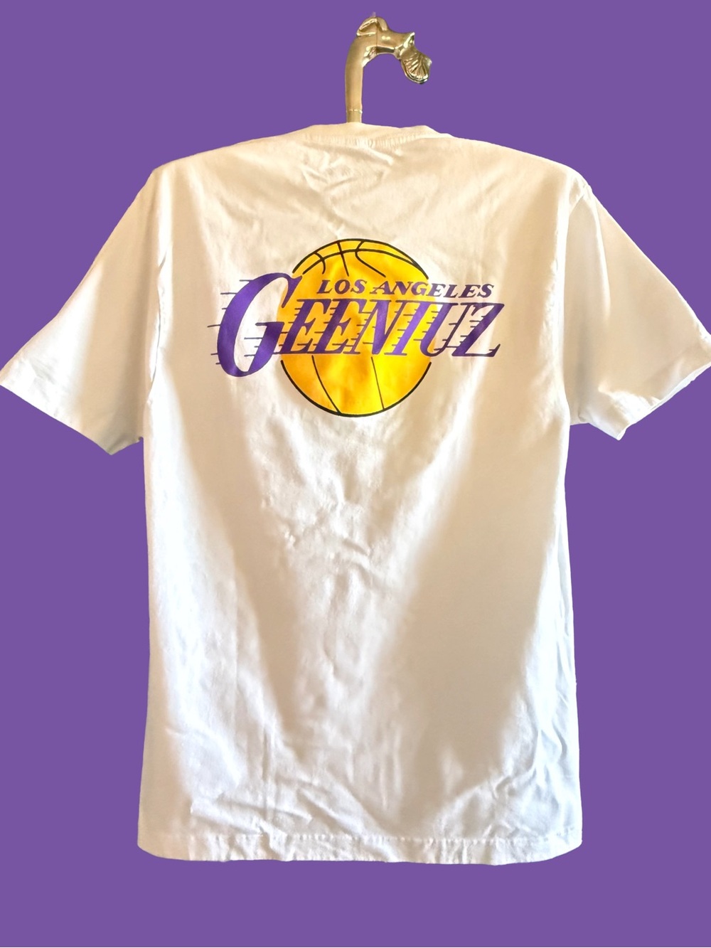 Los Angeles GeeNiuz Graphic Tee - White Yellow Purple Lakers Basketball Logo L